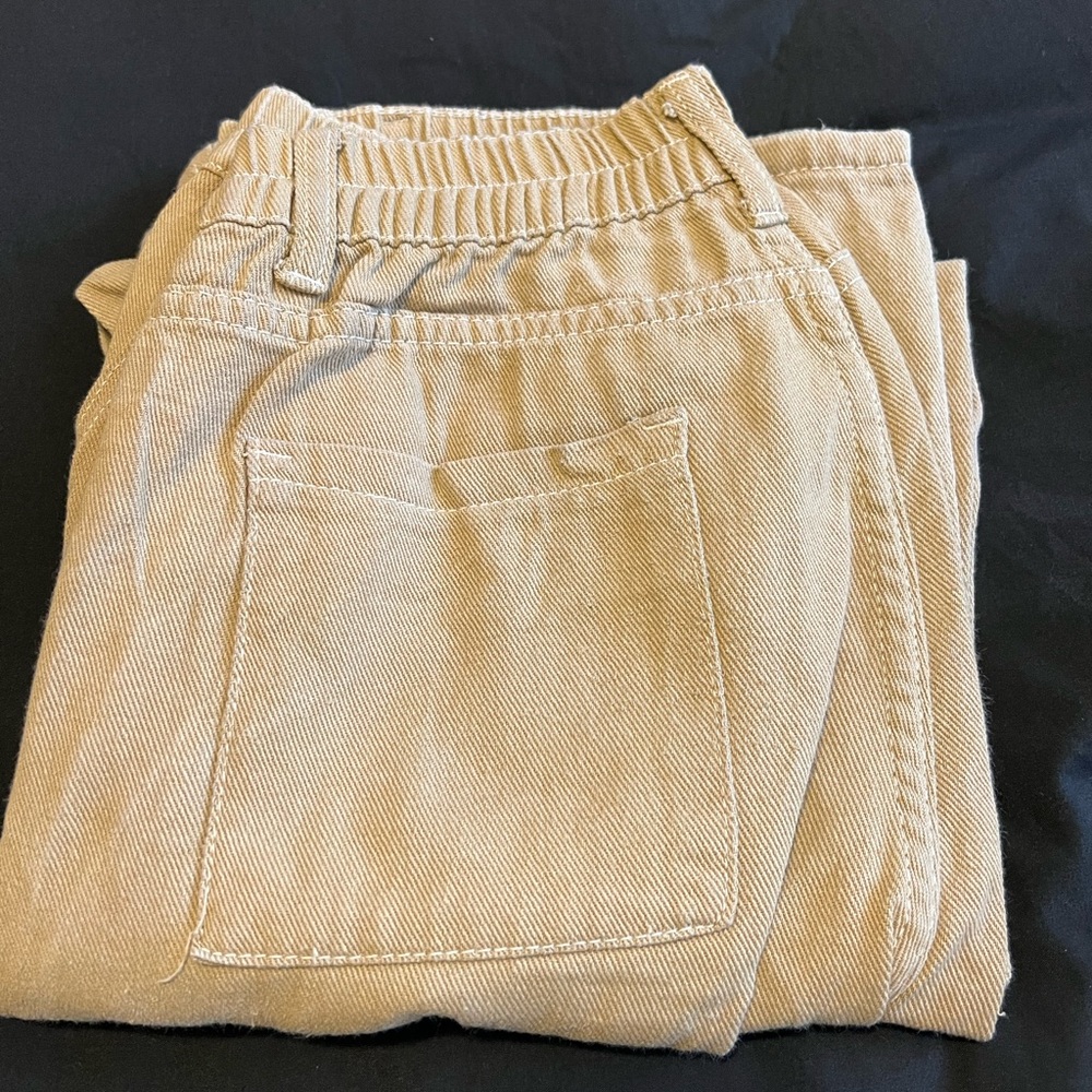 Tan cargo pants only worn a couple times